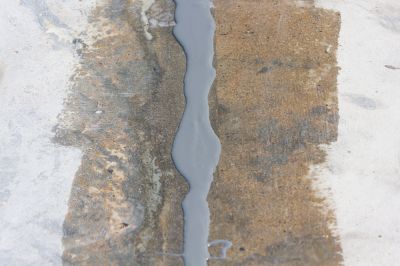 Inject Epoxy to Repair Concrete Cracks!